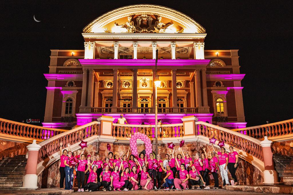 Pacientes em tratamento de câncer fazem evento para mulheres em Manaus