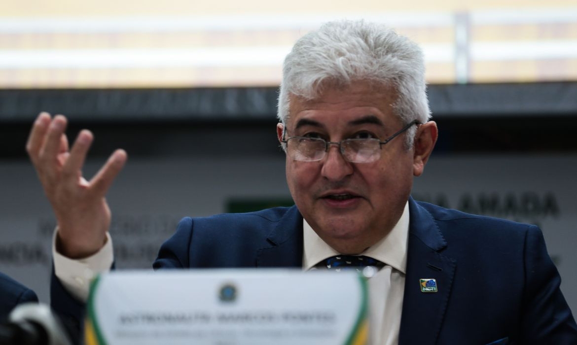 Ministro pede que corte no orçamento seja revisto "urgentemente"