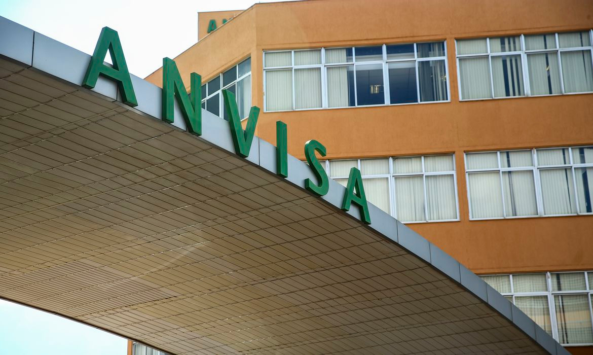 Covid-19: USP apresenta proposta de vacina de spray para Anvisa