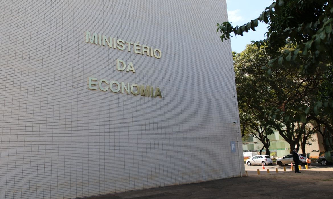 Secretários do Ministério da Economia pedem exoneração