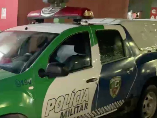 Criminosos armados assaltam passageiros de ônibus da linha 415 em Manaus