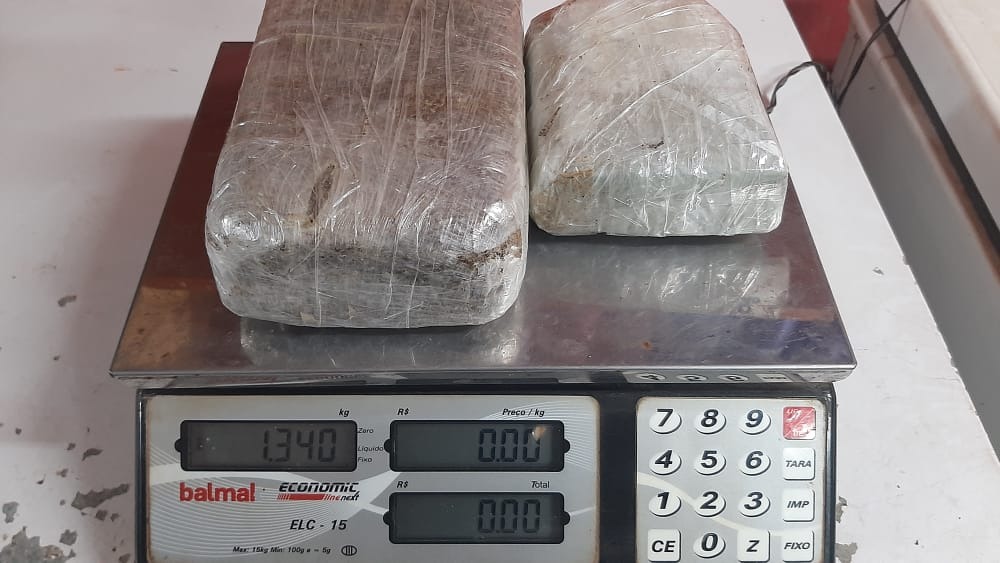 Trio é preso com mais de 1kg de drogas no Amazonas