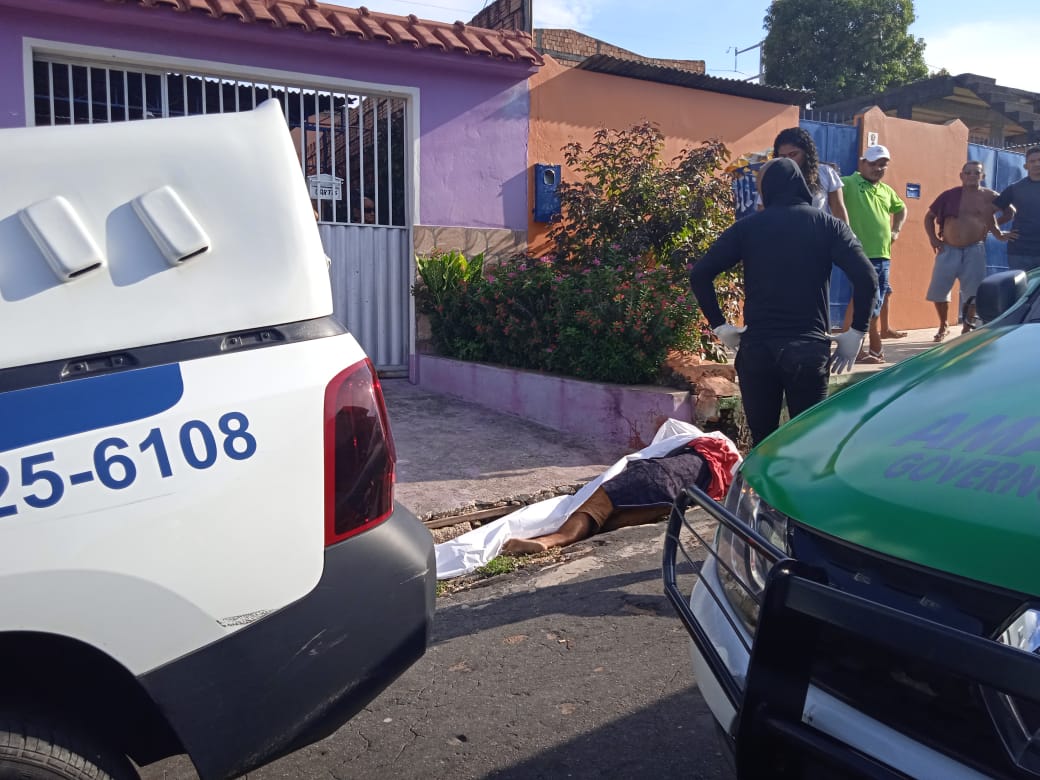 Jovem é executado a tiros e amigo fica baleado em Manaus