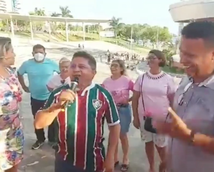 Vídeo: Sinésio sobre fazer exame de próstata em Manaus: 'pode meter dedada'