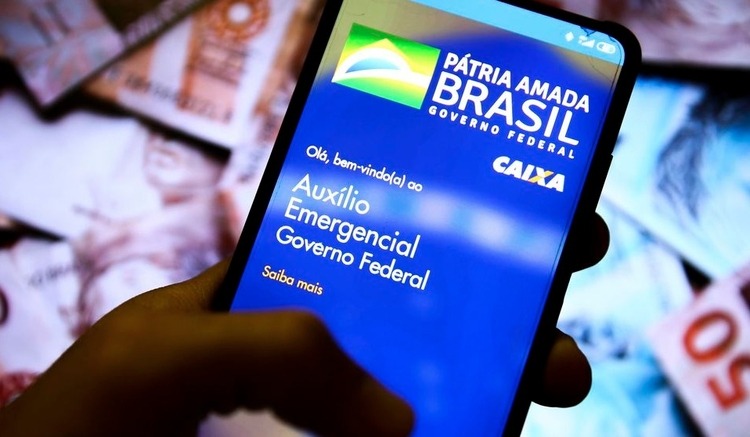 Planalto avalia usar MP para manter auxílio emergencial