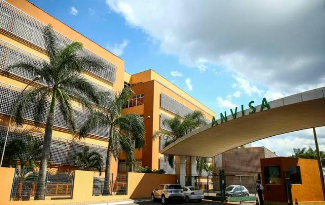 Anvisa recebe novas ameaças por vacinação de crianças contra covid-19