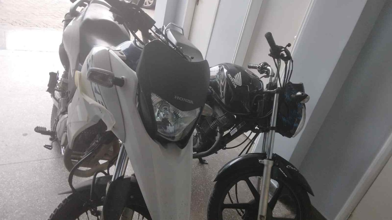 Motocicletas com placas frias usadas em arrastões são apreendidas em Manaus