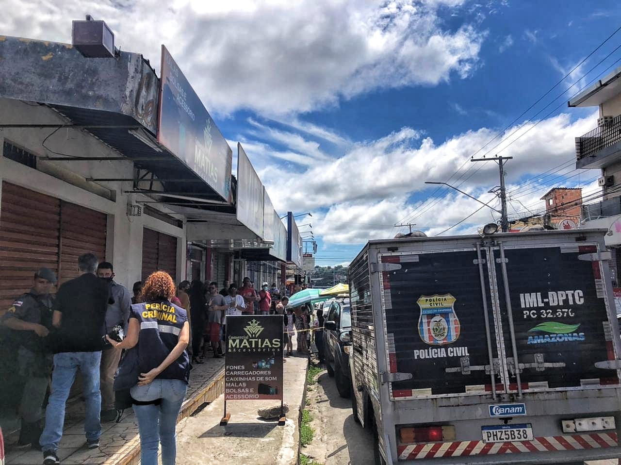 Empresário é executado com 8 tiros dentro de loja em Manaus