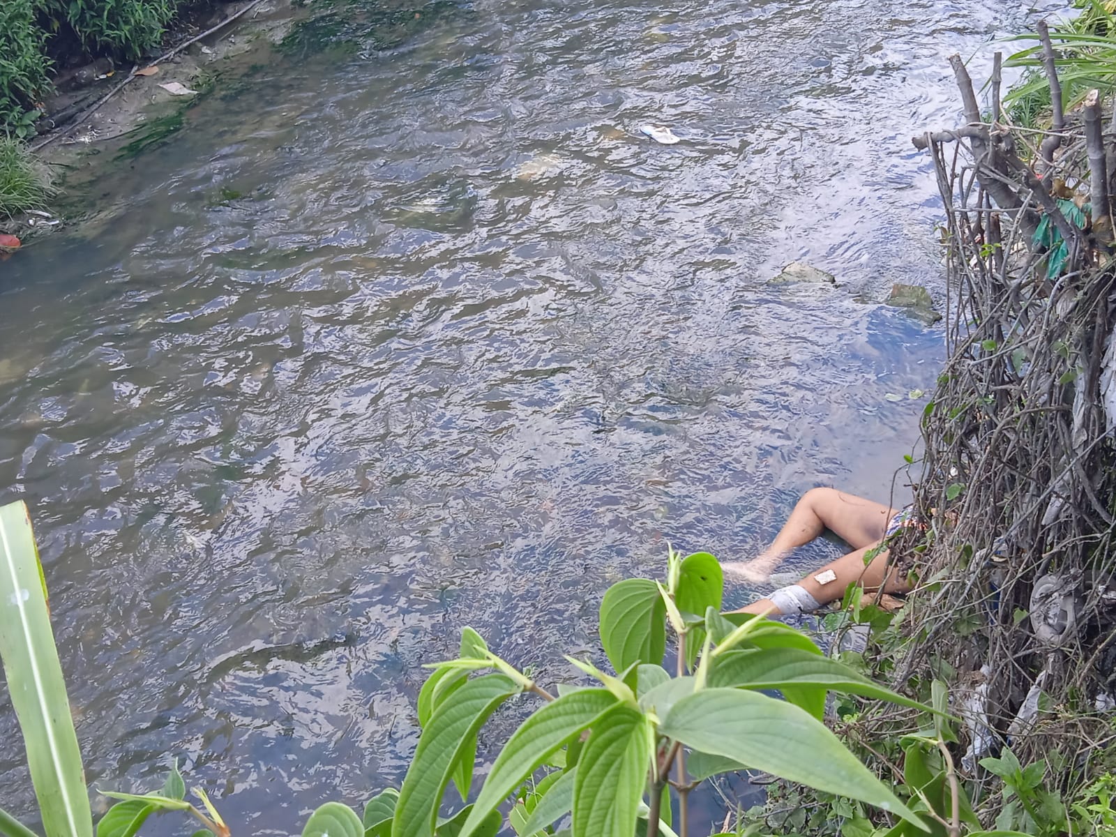 Jovem encontrada morta a facadas em rip-rap de Manaus estava grávida 