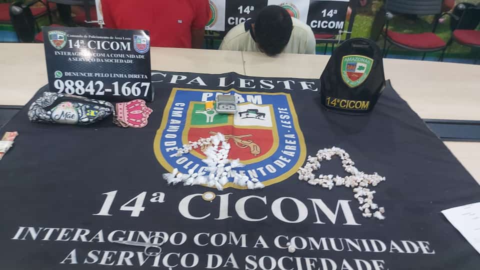 Traficante é preso com pochete recheada de droga na zona leste de Manaus