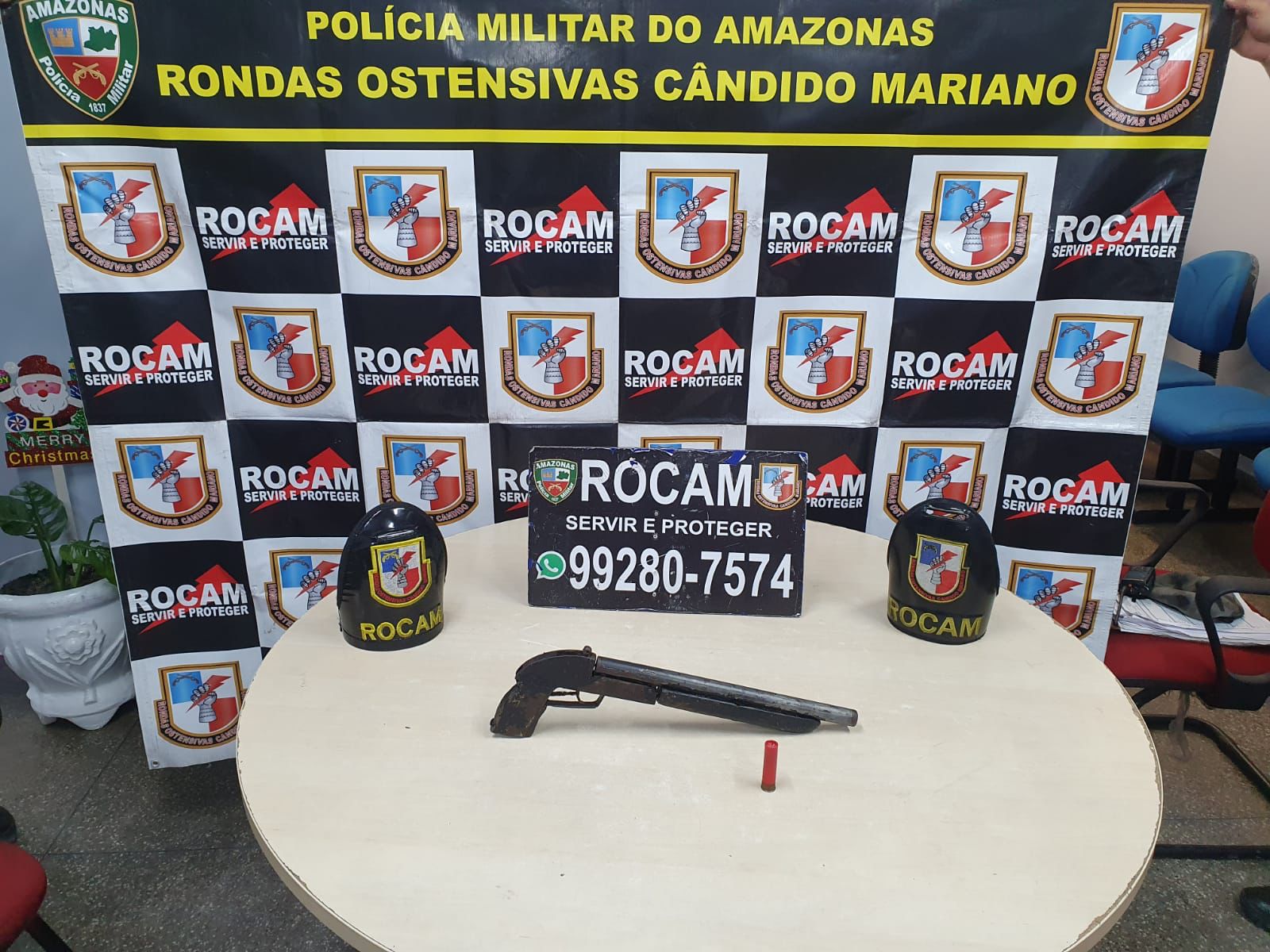 Suspeito é preso com arma após tentar fugir da polícia em Manaus