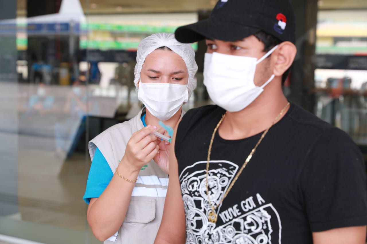 4,8 milhões de doses de vacina contra covid já foram aplicadas no Amazonas