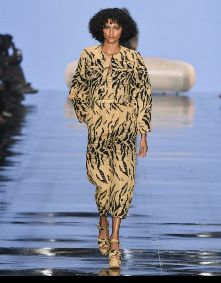 Modelo amazonense Cassi Barbosa estreia no São Paulo Fashion Week