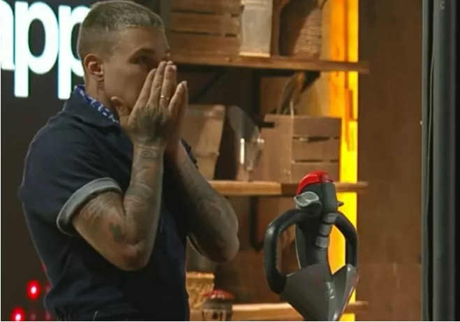 A Fazenda: MC Gui vence prova e é o novo fazendeiro; veja vídeo