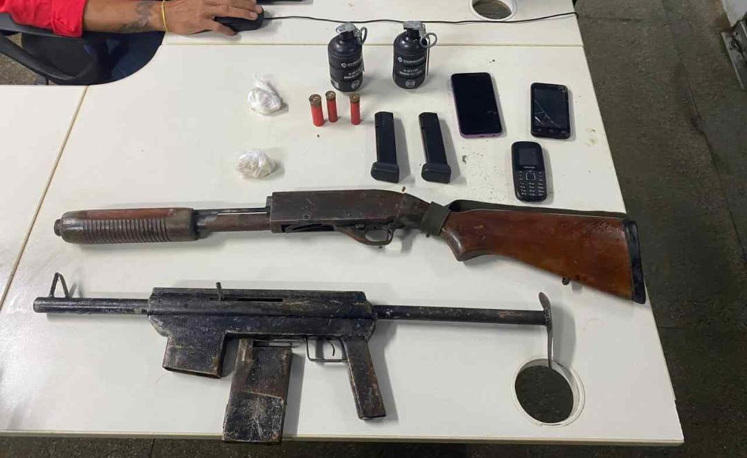 Homem é preso com armas, drogas e granadas no Amazonas