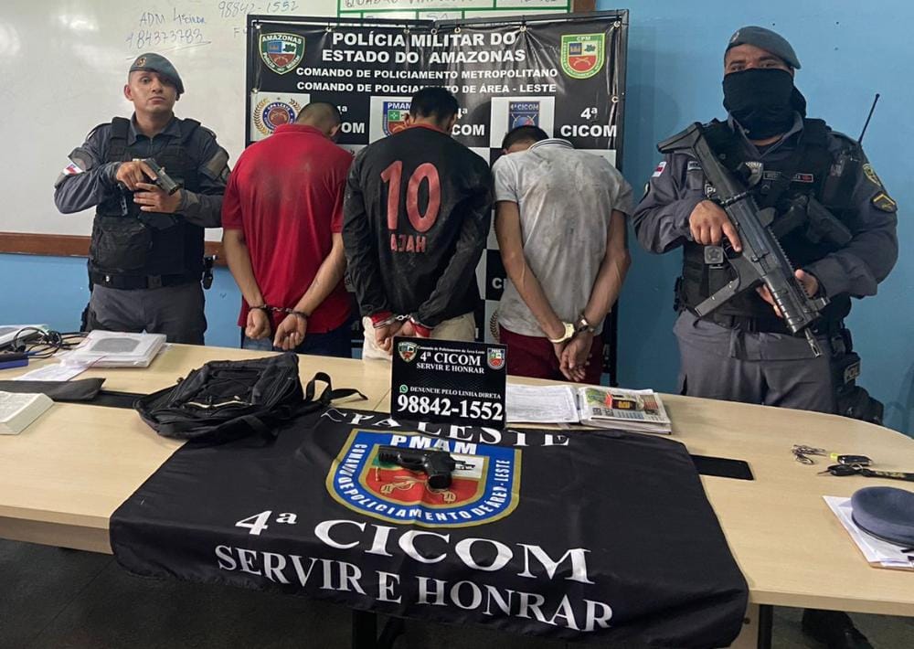 Gasolina de carro roubado acaba durante fuga e trio é preso em Manaus