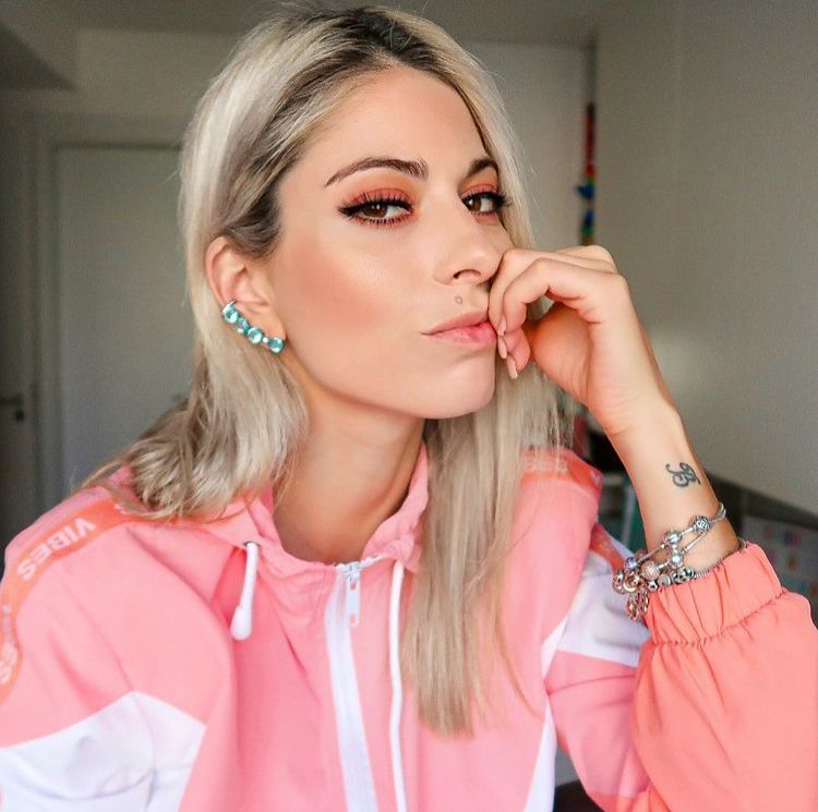 Prima de ex-BBB, youtuber é condenada por incitar linchamento virtual 