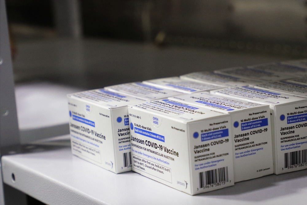 Amazonas recebe doses da Jassen destinadas a populações indígenas 