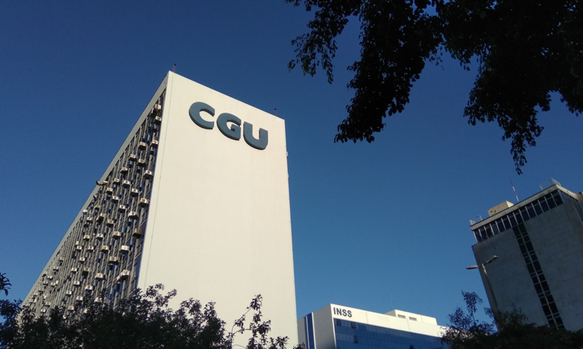 Geral CGU lança edital para concurso público com 375 vagas