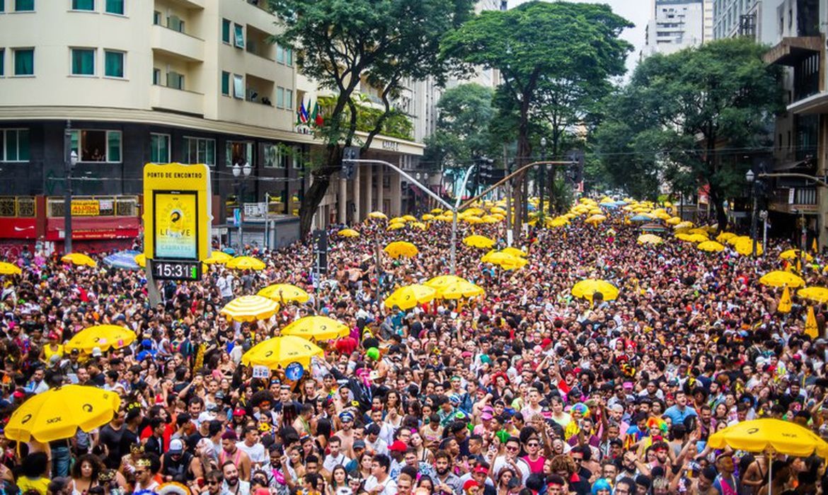 São Paulo autoriza quase 700 desfiles de rua no carnaval 2022