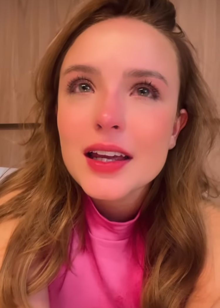 Larissa Manoela desabafa e chora ao falar do aumento de casos da covid-19 