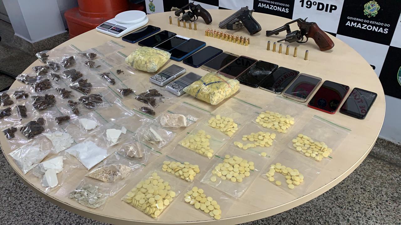 Quatro são presos com armas, drogas e munições em Manaus