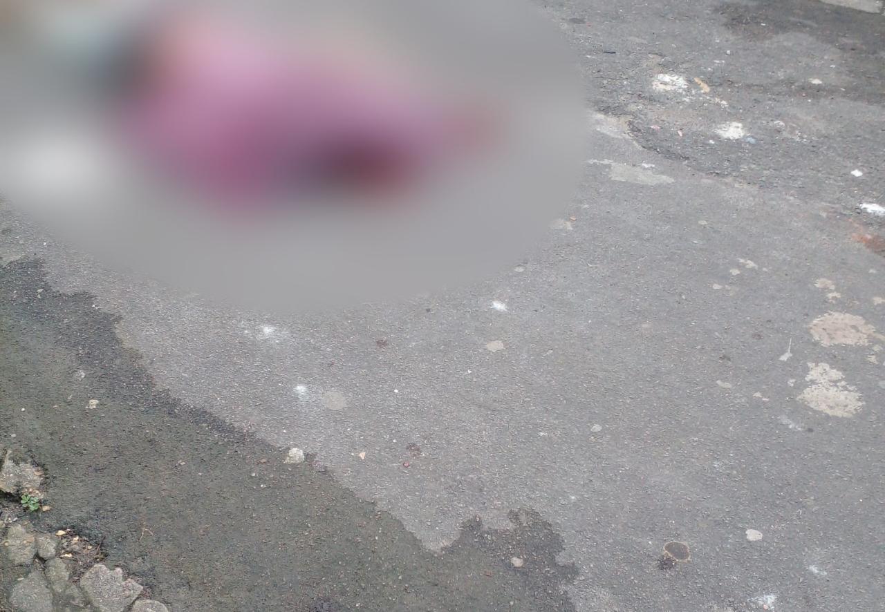 Moradores são acordados com tiros e se deparam com o corpo em Manaus