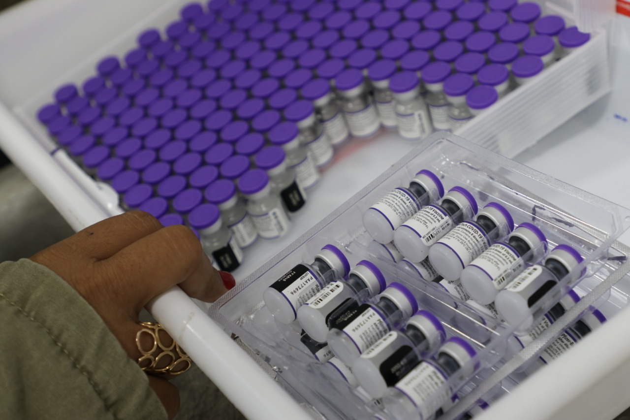Amazonas recebe 163,8 mil doses de vacina contra Covid-19