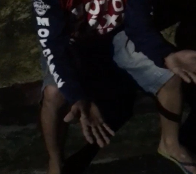 Homem é espancado após confessar roubo à casa da mãe no Amazonas; vídeo