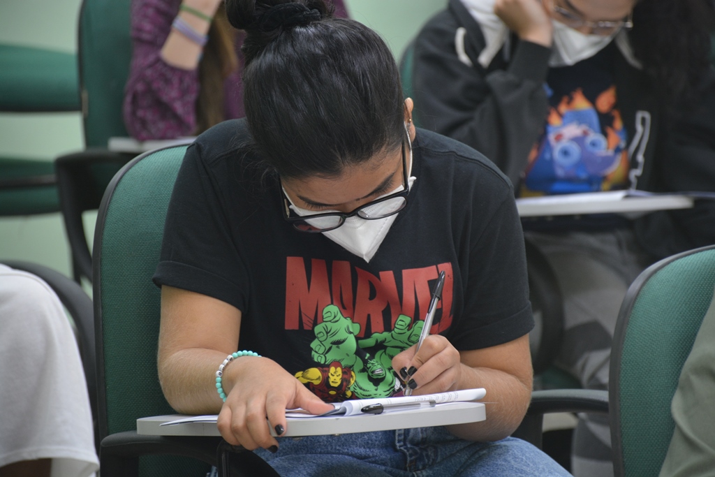 Provas do Vestibular e SIS da UEA iniciam neste domingo no Amazonas