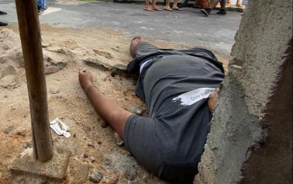Homem é encontrado morto por moradores em Manaus 