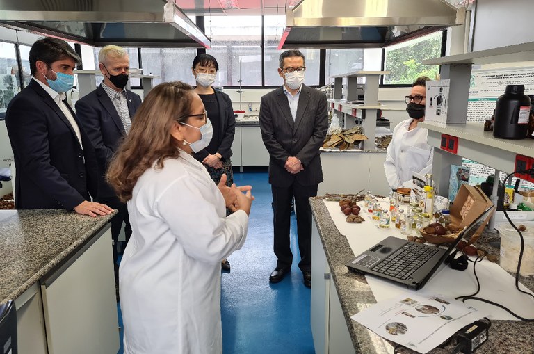 Consulado japonês visita CBA e conhece atividades na área de bioeconomia