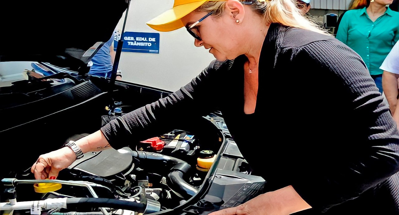 Detran Amazonas abre 40 vagas para curso de mecânica para mulheres