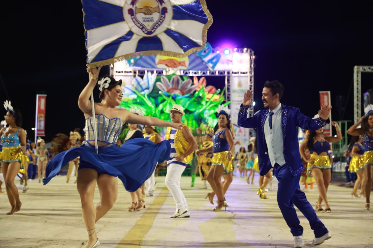 Escolas de samba do Grupo Especial fecham última noite de desfile em Manaus