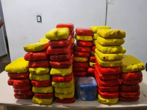 Empresário é preso com 100 Kg de drogas escondidas em rio no Amazonas