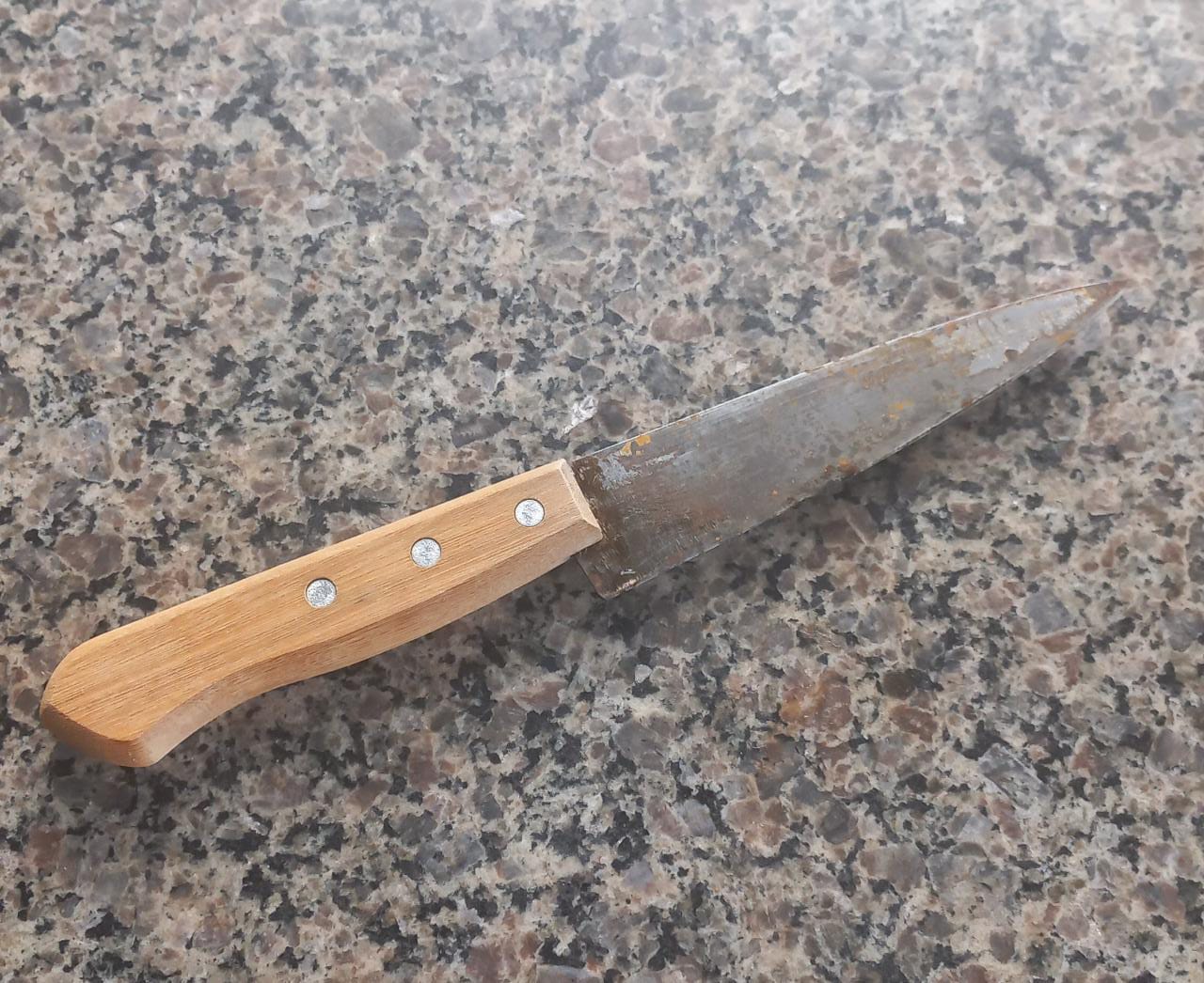 Marido é preso ao ameaçar retalhar esposa a facadas em Manaus