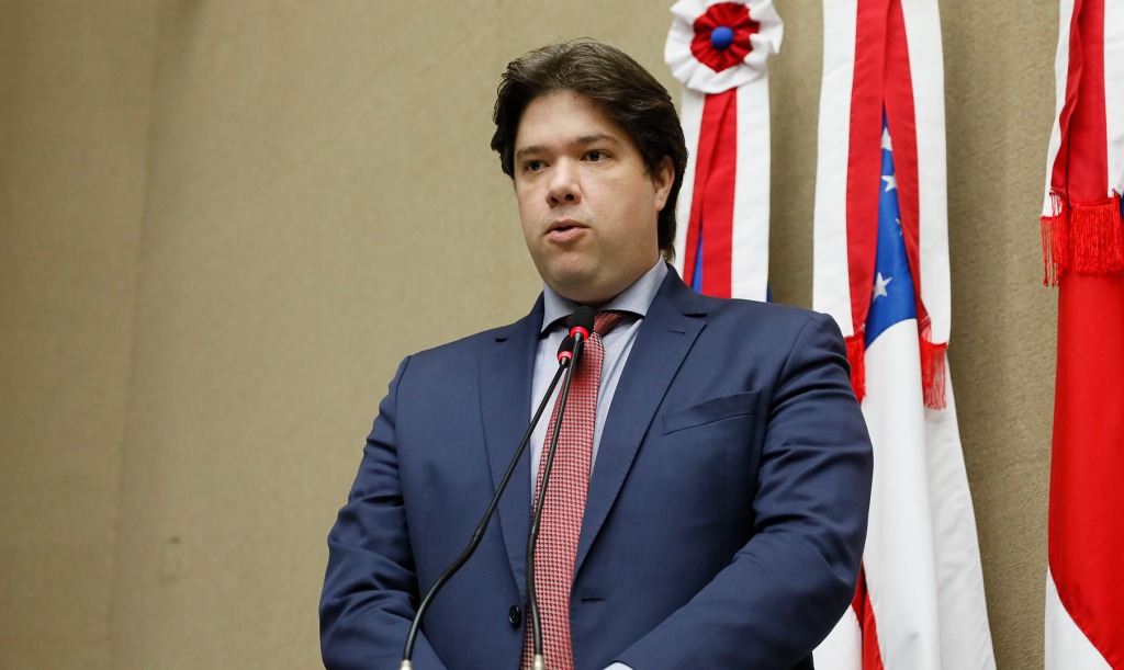 Luis Fabian toma posse como conselheiro do TCE nesta terça no Amazonas