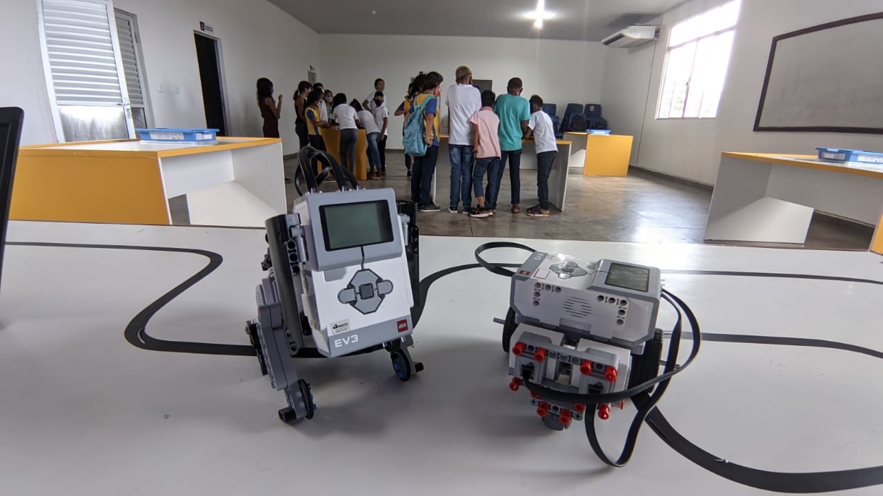 Estudantes de Tefé participam de programa educacional de robótica 