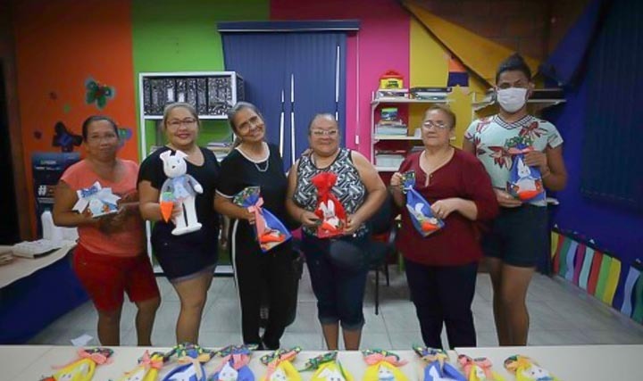 Artesãs do Prosamim+ realizam feira para venda de chocolate em Manaus