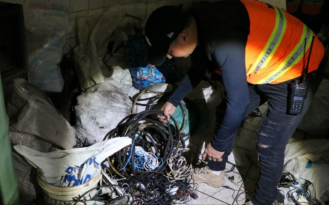 Sucatarias são interditadas por irregularidades em Manaus