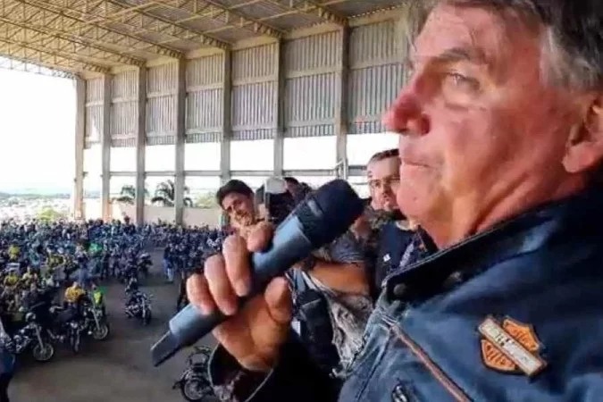 PT aciona TSE contra Bolsonaro por motociata em São Paulo