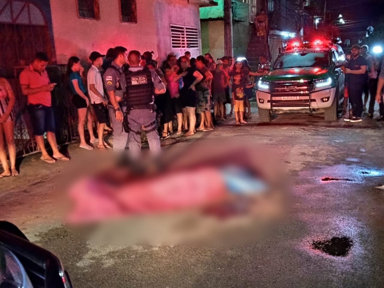 Homem é morto a tiros após ser obrigado a descer de mototáxi em Manaus