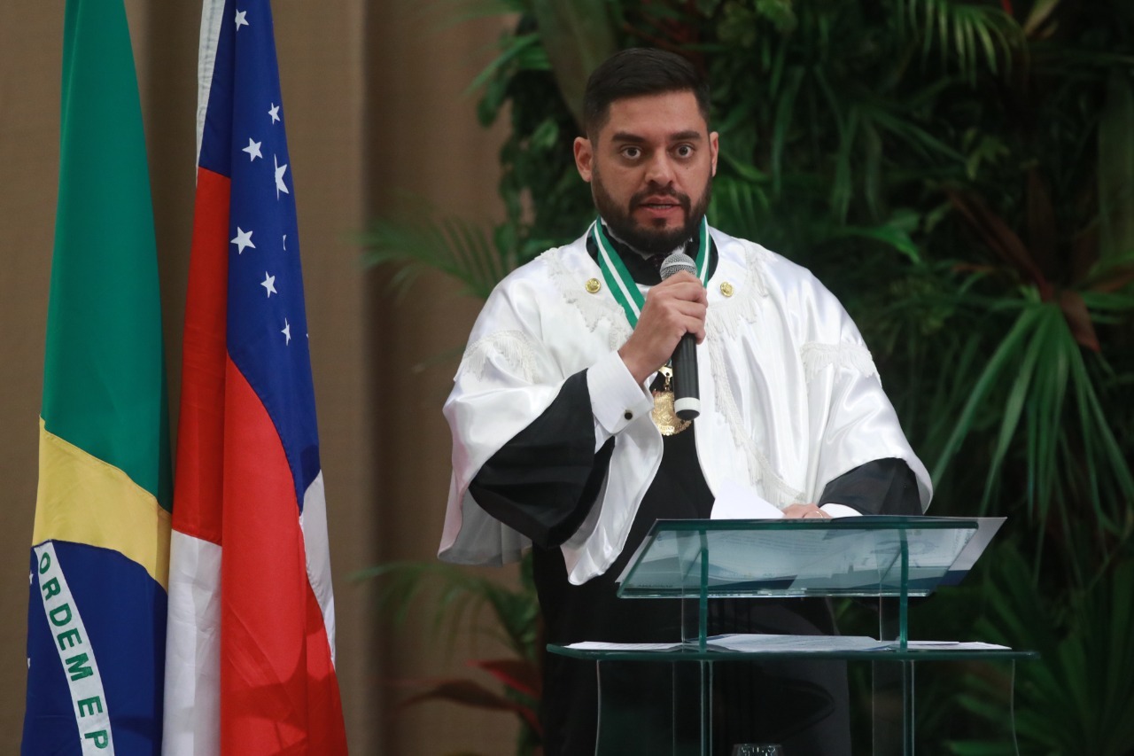 Novo reitor da UEA toma posse no Amazonas