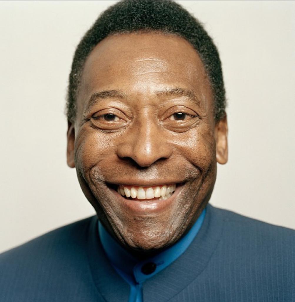 Pelé recebe alta do hospital Albert Einstein