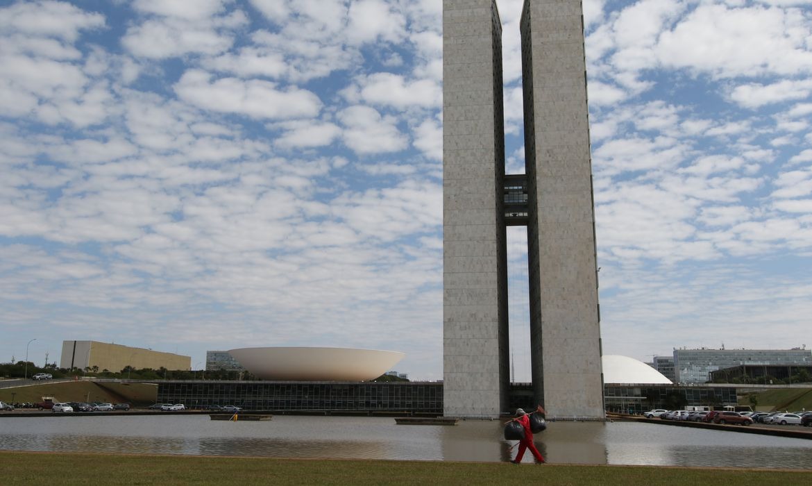 Mantido veto em lei que proíbe divulgação de infração no trânsito