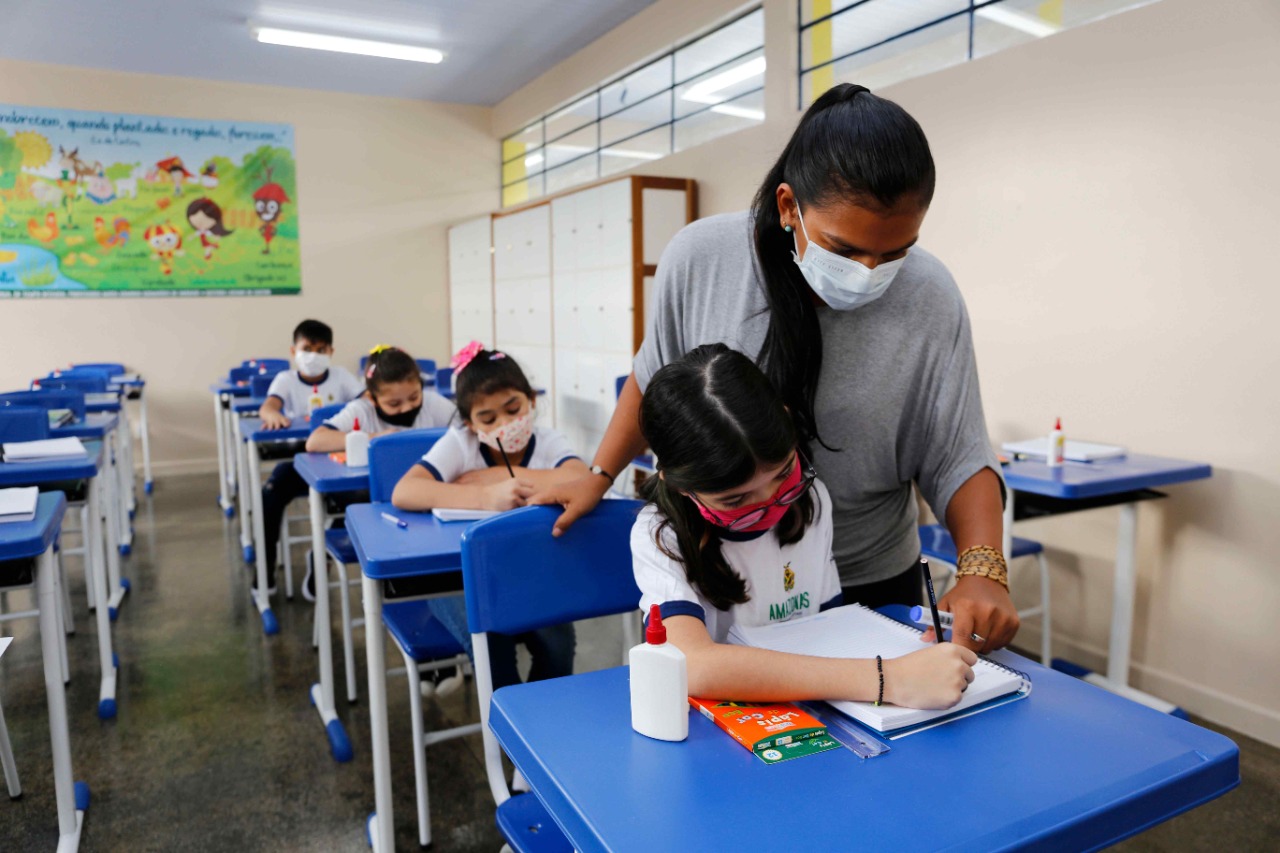 Amazonas prorroga inscrições de pós-graduação gratuita para professores