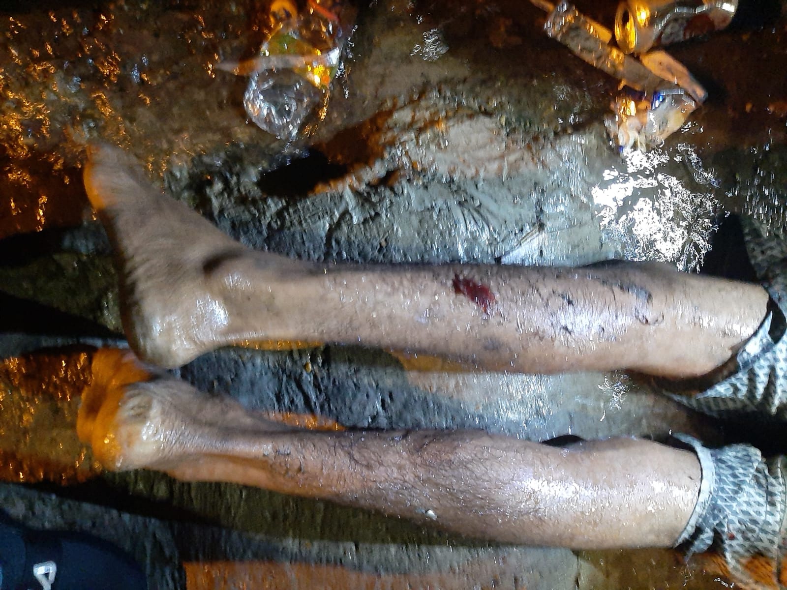 Homem é crivado de balas ao abrir a porta de casa em Manaus