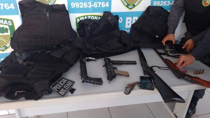 Grupo é preso com arsenal de guerra em plena luz do dia no Amazonas