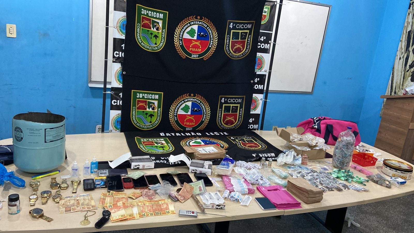 Enfermeiros aprovados em concurso da PM são presos com drogas em Manaus