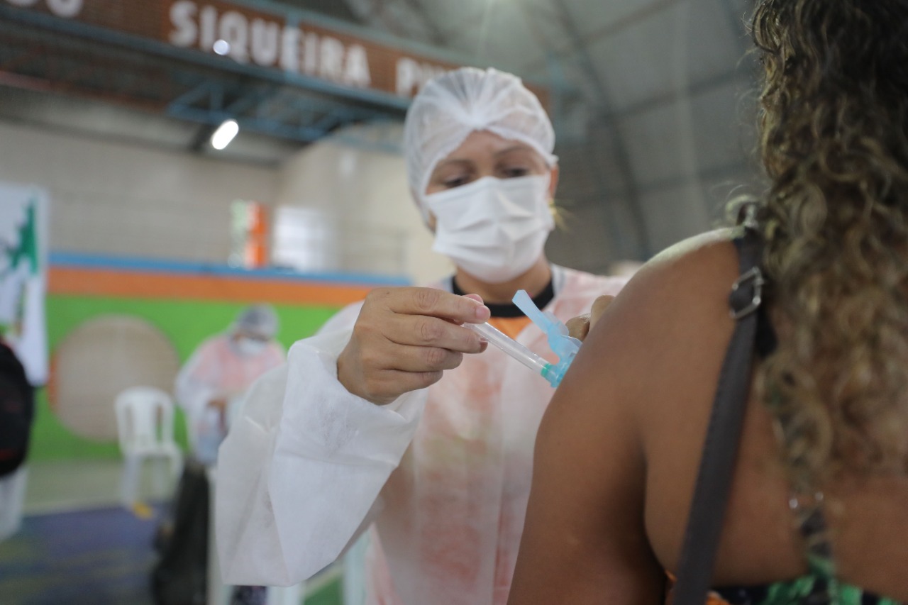 Doses aplicadas da vacina contra covid chega a 7.011.038 no Amazonas